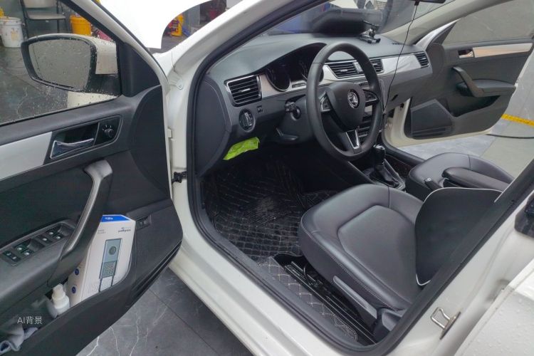 Skoda Rapid 2021 car image #18