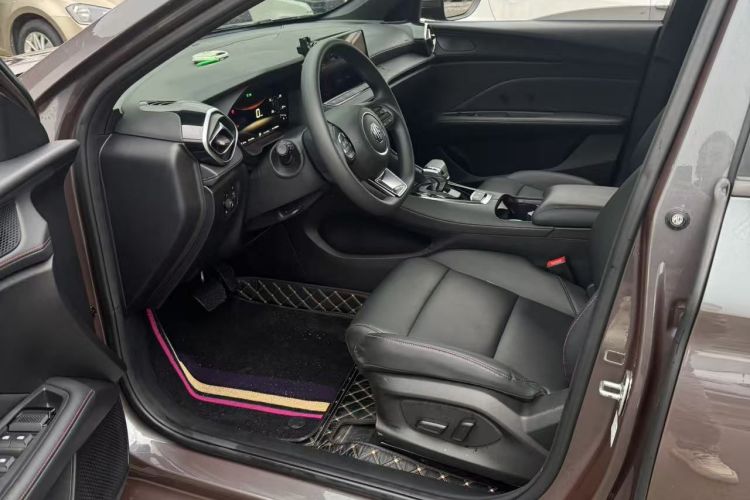 MG 5 2025 imagen de coche #11