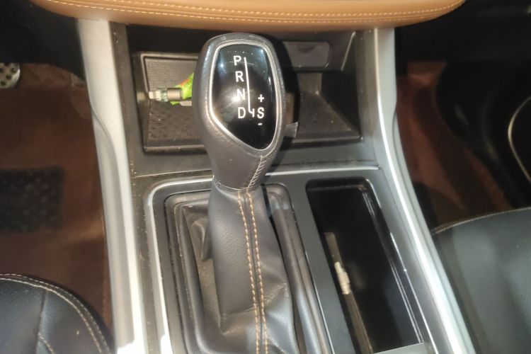 GEELY Vision X6 2019 imagen de coche #20