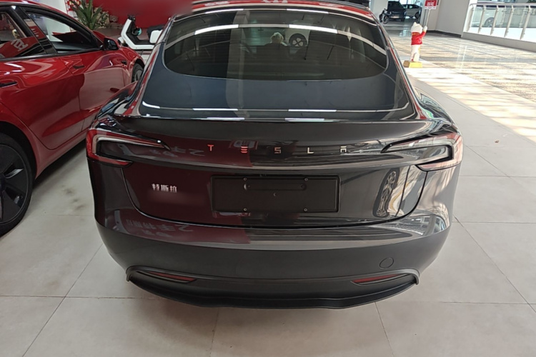 Tesla Model 3 2024 #4 Tesla Model 3 2024 car image #4