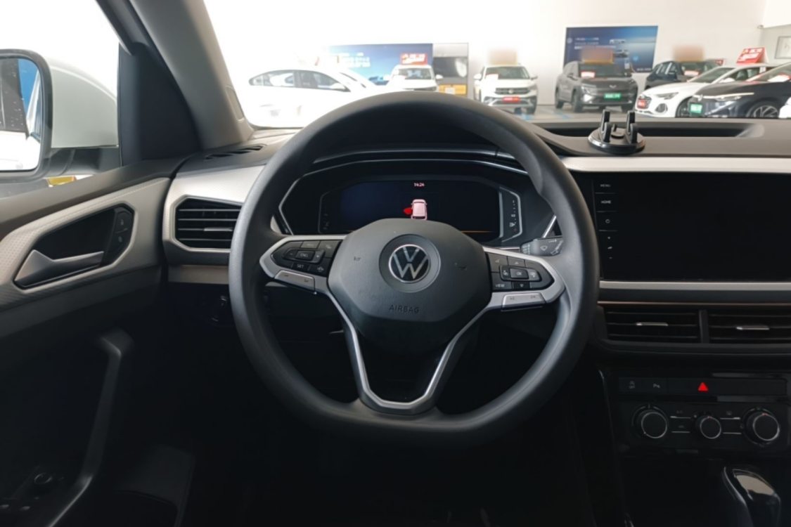 Volkswagen Tacqua 2024 immagine di auto #16