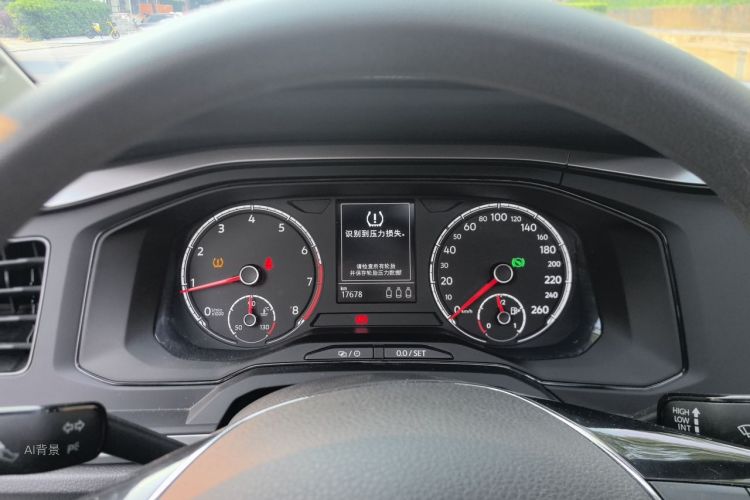 Volkswagen Polo 2022 car image #13
