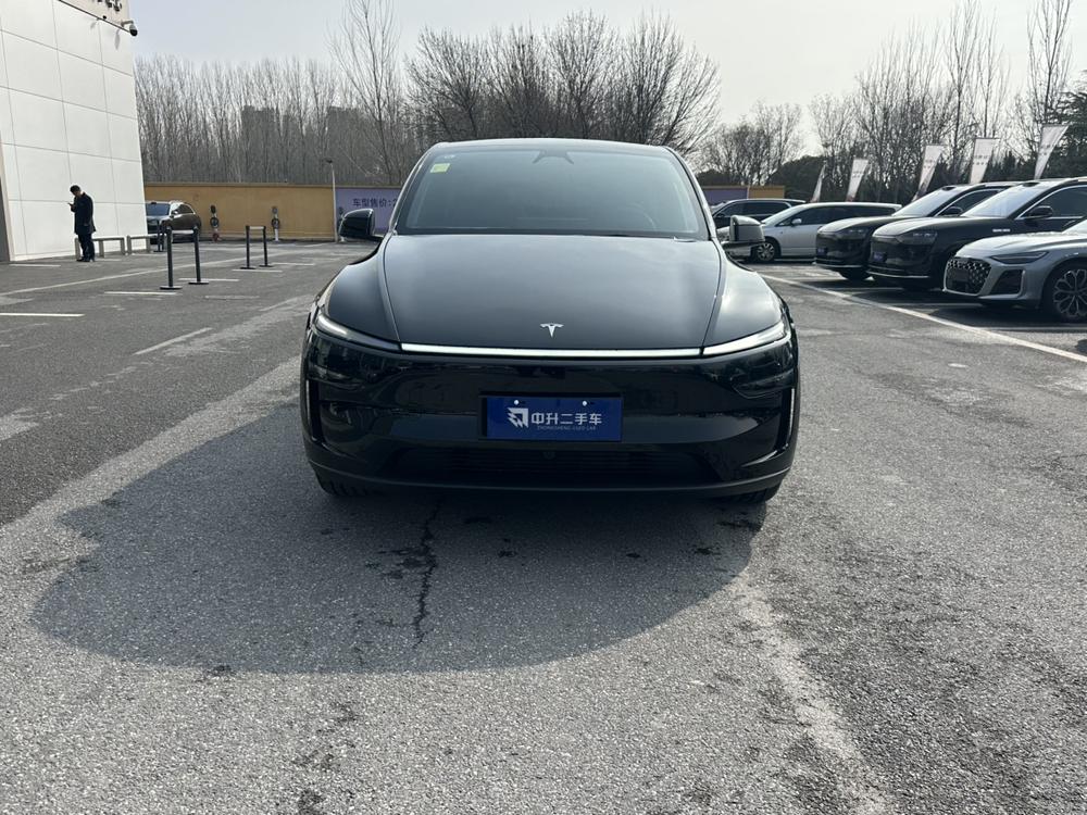 Tesla Model Y 2026 #2 Tesla Model Y 2026 car image #2