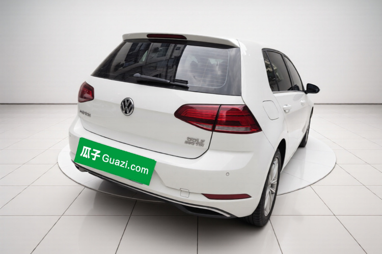 Volkswagen Golf 2019 car image #7