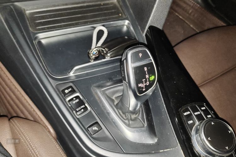BMW 3 Series 2018 #16 BMW 3 Series 2018 car image #16