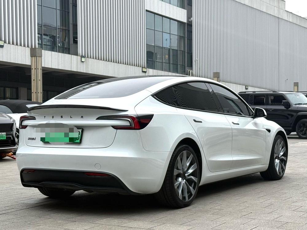 Tesla Model 3 2024 immagine di auto #5