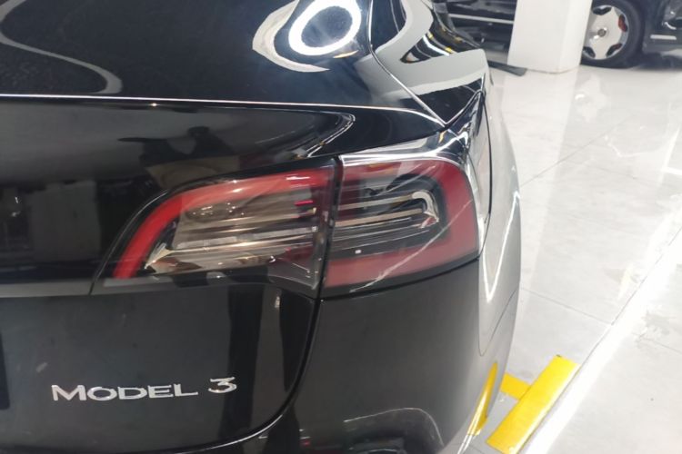 Tesla Model 3 2022 car image #8