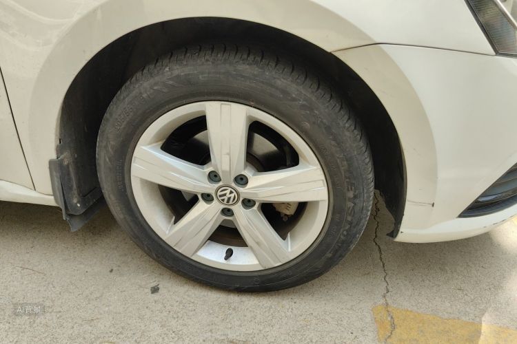 Volkswagen Lavida 2017 car image #9