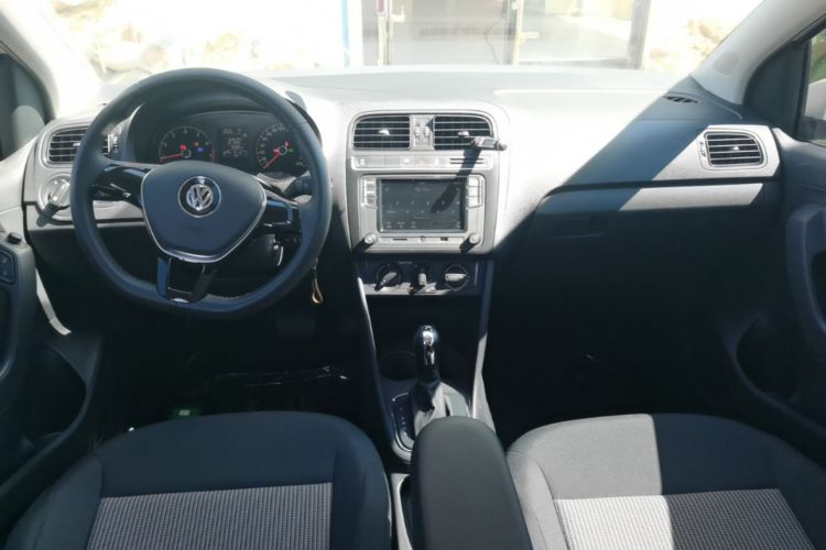 Volkswagen Polo 2019 car image #10