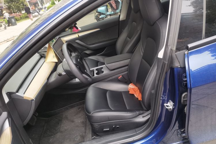 Tesla Model 3 2023 car image #19
