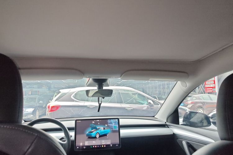 Tesla Model Y 2023 car image #23