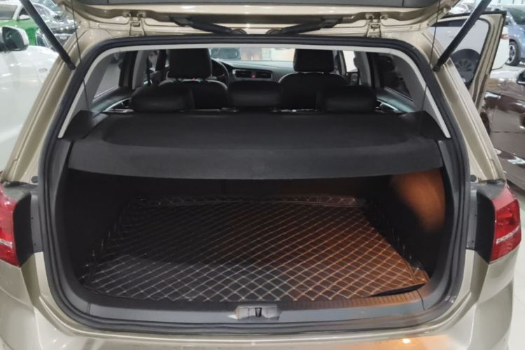 Volkswagen Golf 2016 car image #19
