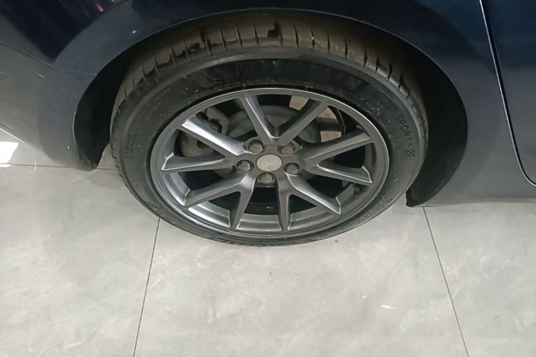 Tesla Model 3 2023 car image #10