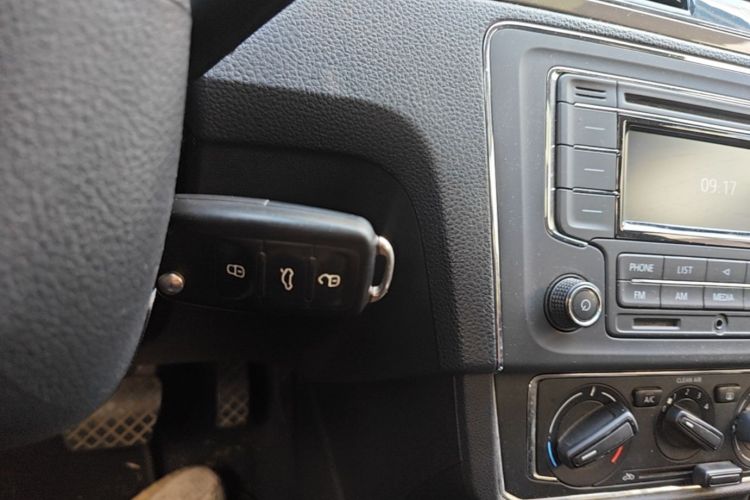Volkswagen Santana 2016 car image #9
