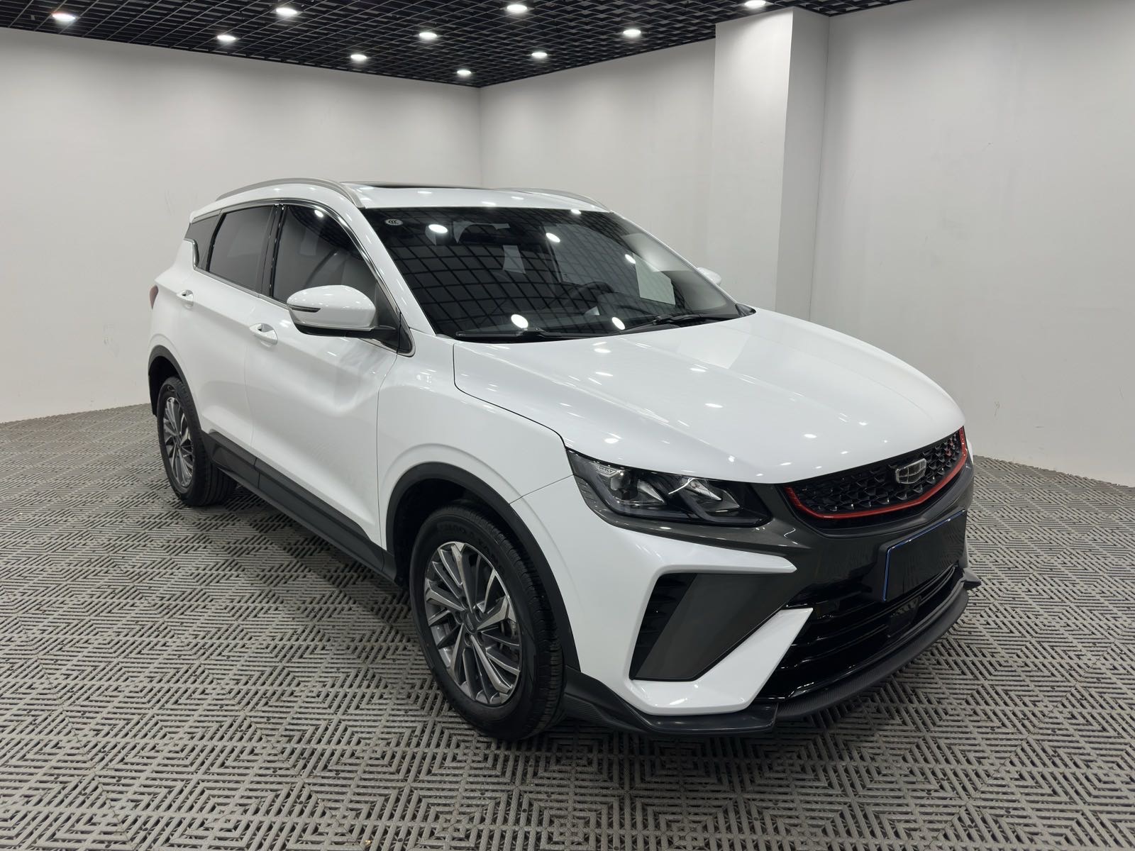 GEELY Coolray 2023 immagine di auto #2