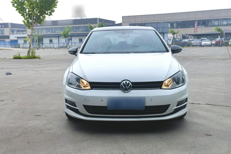 Volkswagen Golf 2017 car image #3