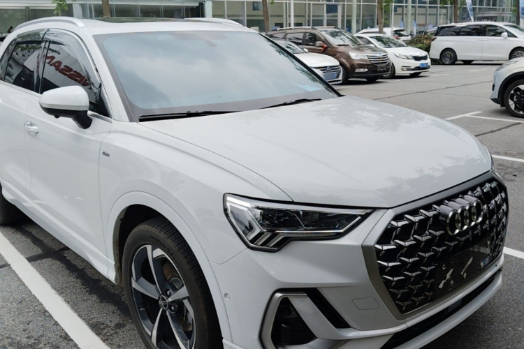 Audi Q3 2025 #4 Audi Q3 2025 car image #4