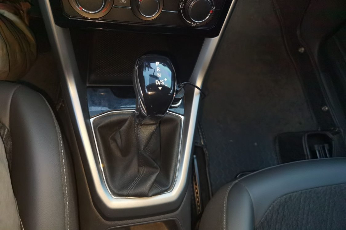 Volkswagen T-Cross 2019 #10 Volkswagen T-Cross 2019 car image #10