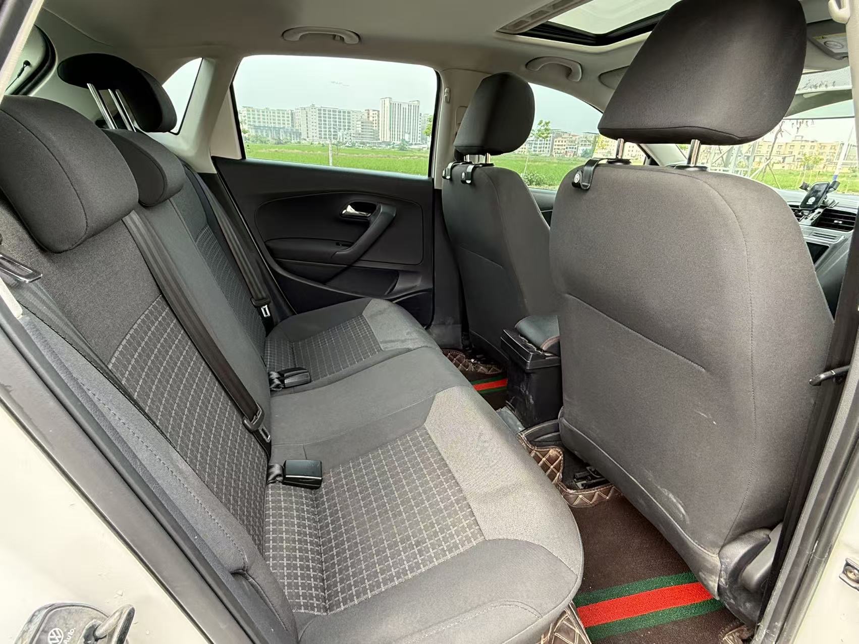 Volkswagen Polo 2017 car image #8