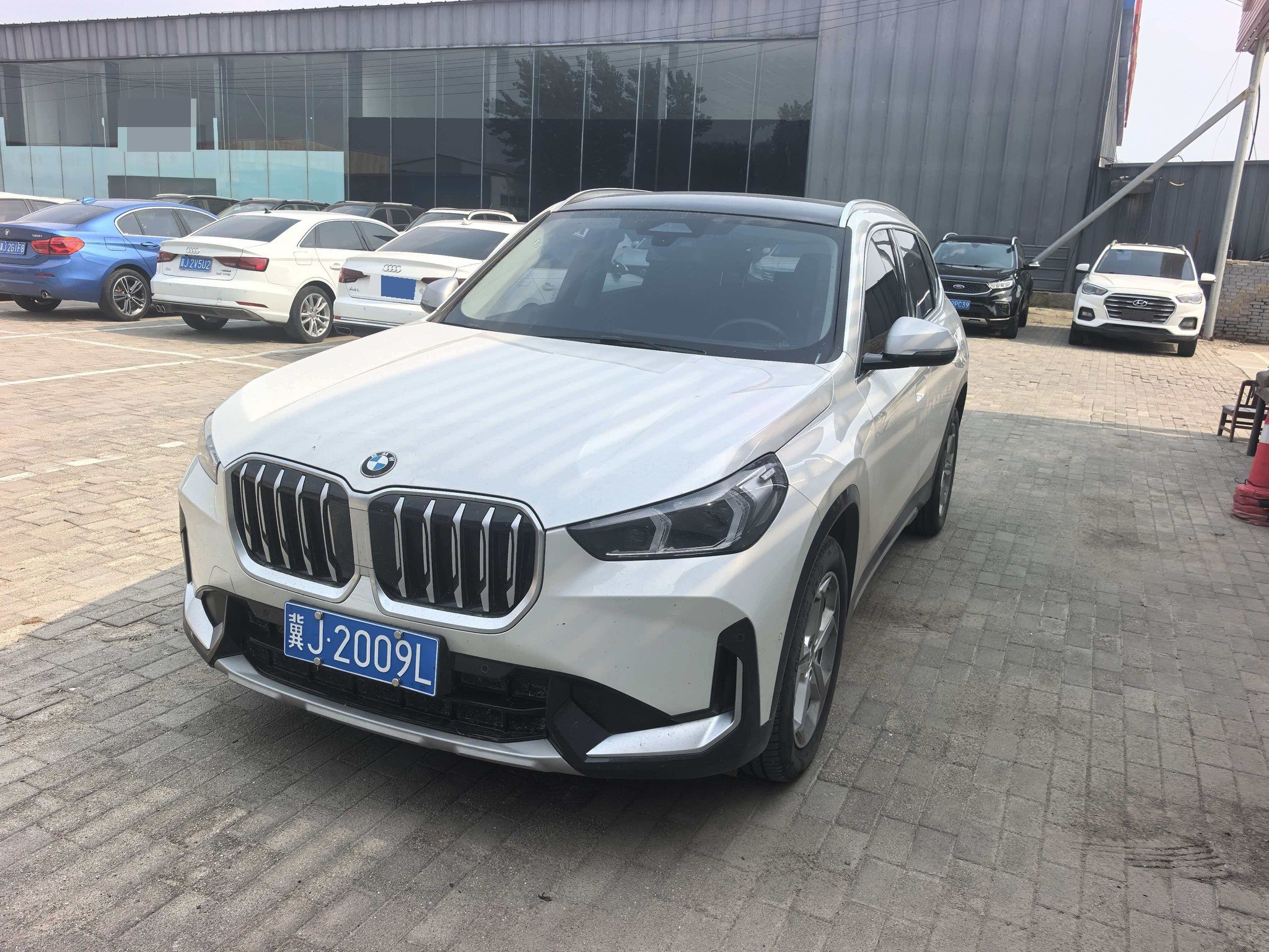BMW X1 2023 car image 