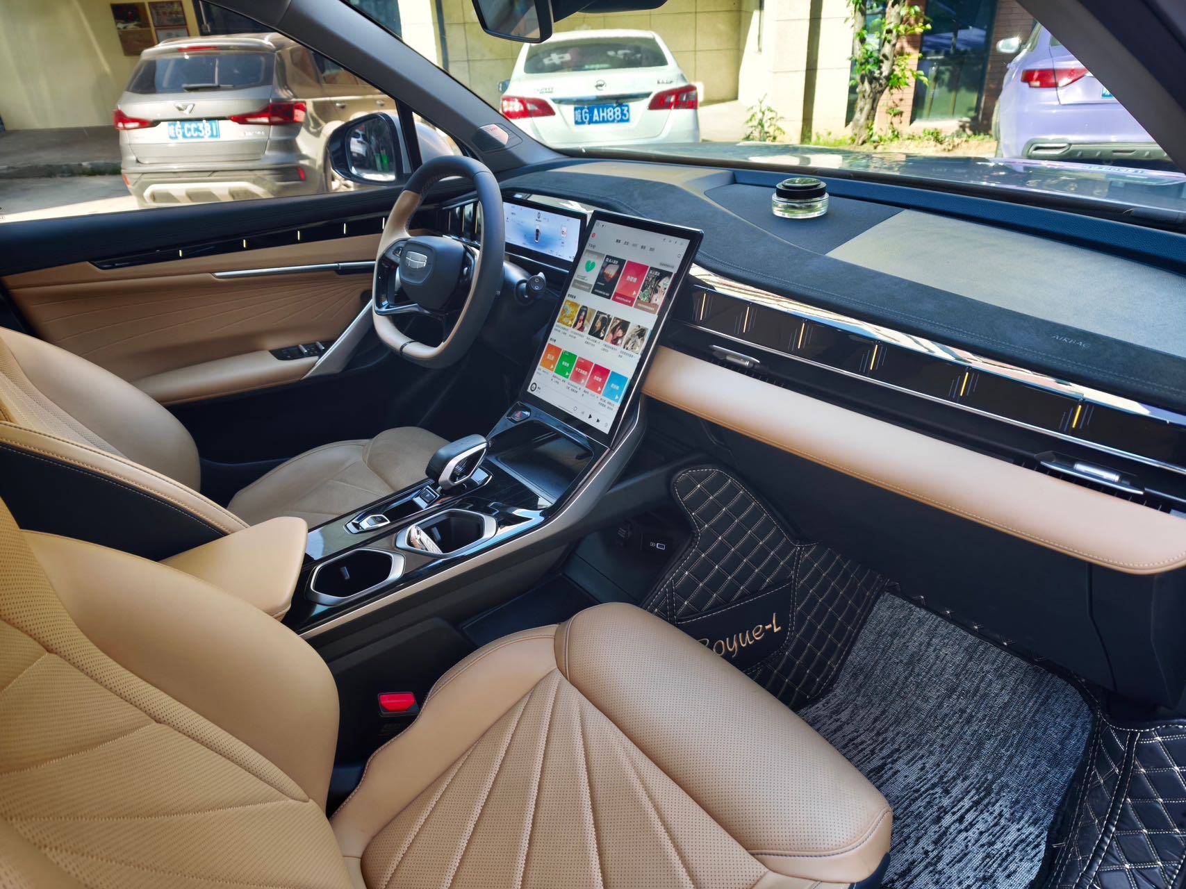 GEELY Boyue L 2024 car image #4