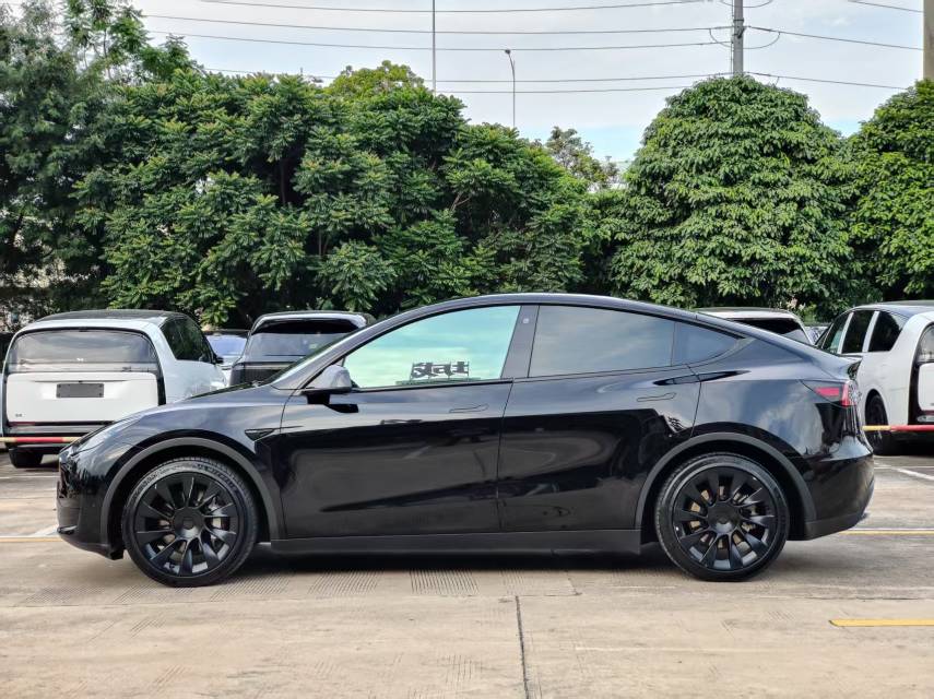 Tesla Model Y 2022 #4 Tesla Model Y 2022 car image #4