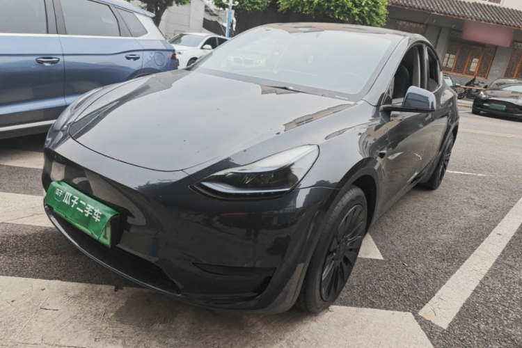 Tesla Model Y 2024 #2 Tesla Model Y 2024 car image #2