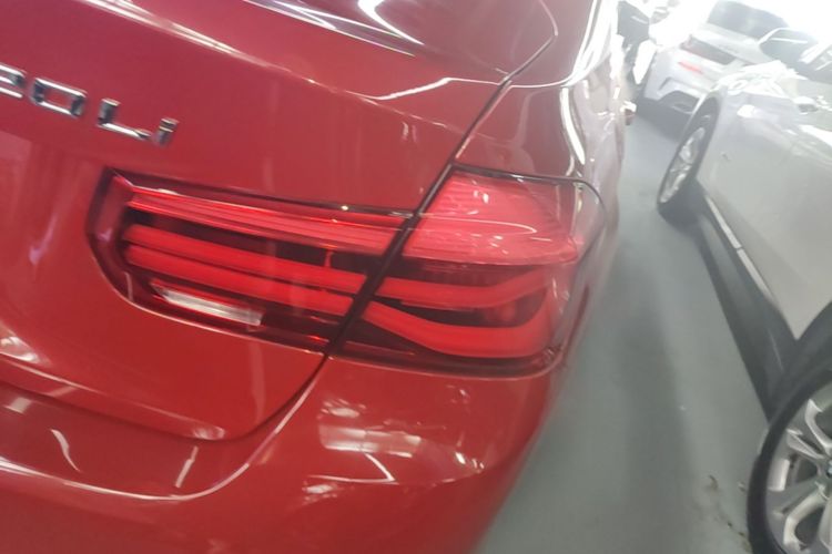 BMW 3 Series 2019 immagine di auto #8