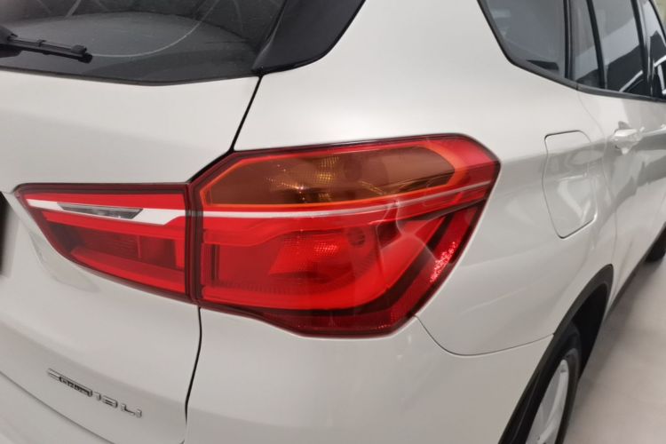 BMW X1 2018 #8 BMW X1 2018 car image #8