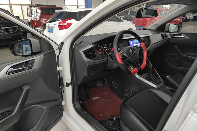 Volkswagen Polo 2020 car image #16