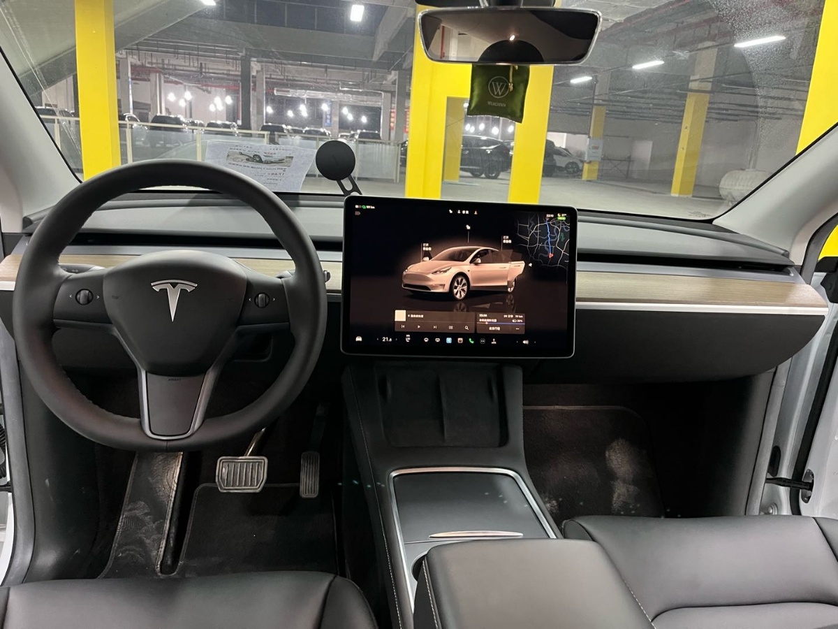Tesla Model Y 2023 #5 Tesla Model Y 2023 car image #5