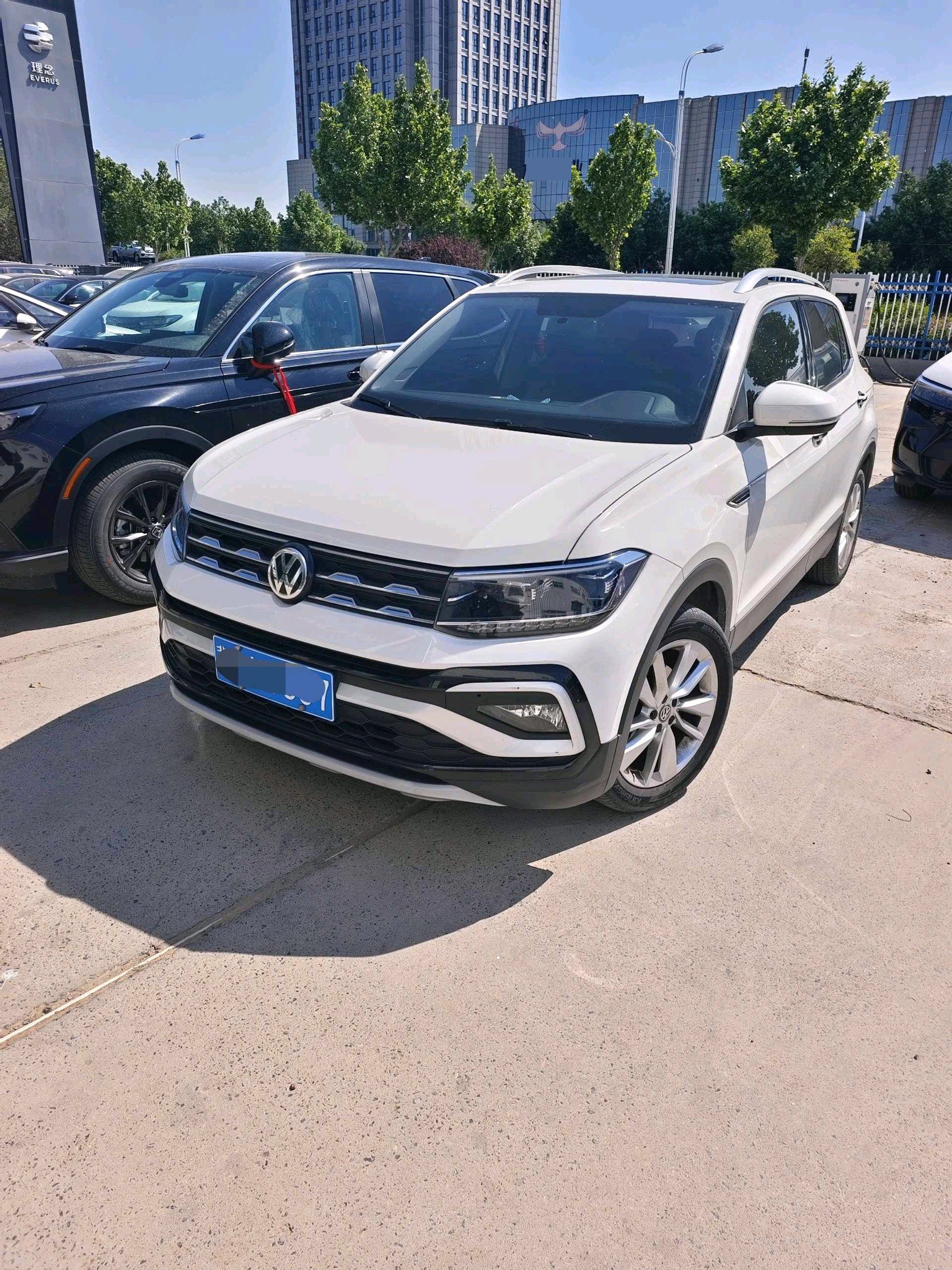 Volkswagen T-Cross 2021 Volkswagen T-Cross 2021 car image