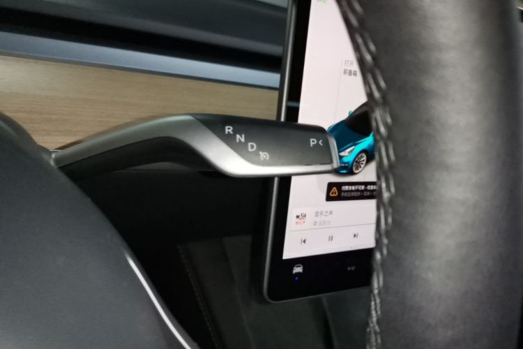 Tesla Model 3 2023 car image #14