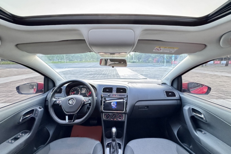 Volkswagen Polo 2018 car image #15