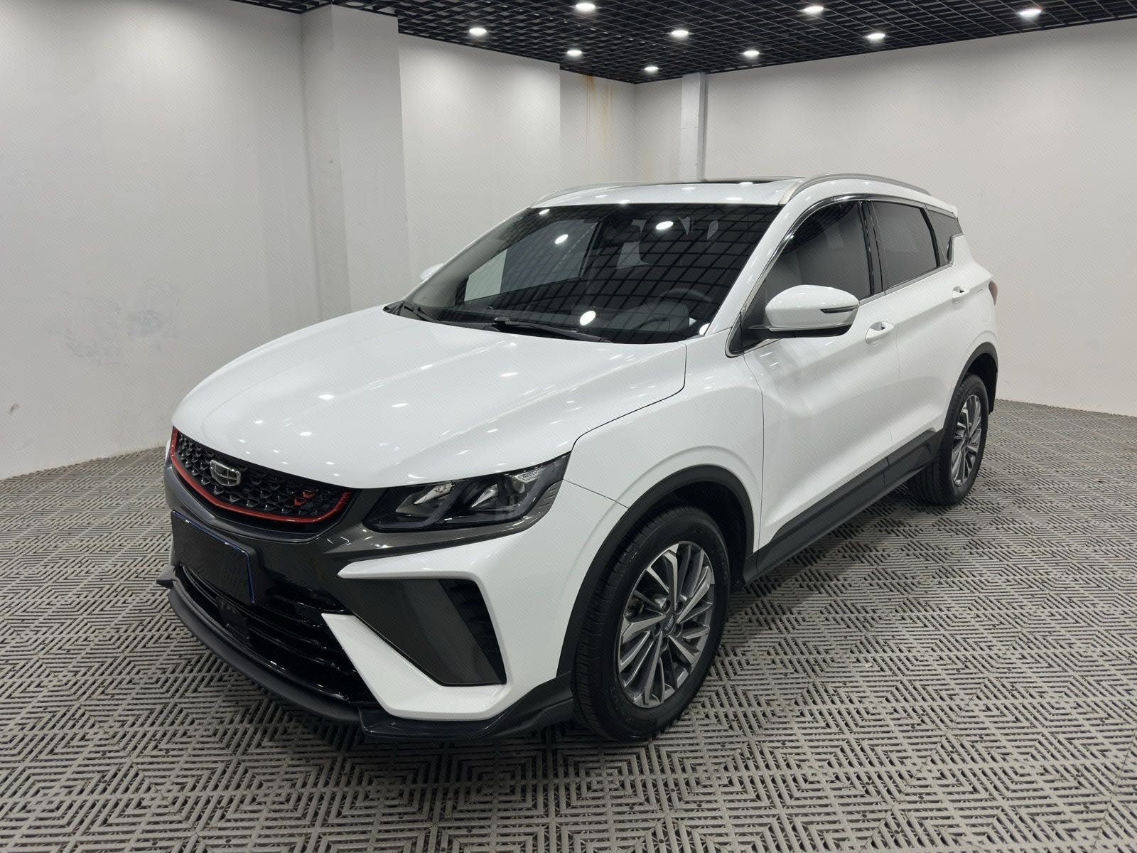 GEELY Coolray 2023 immagine di auto 