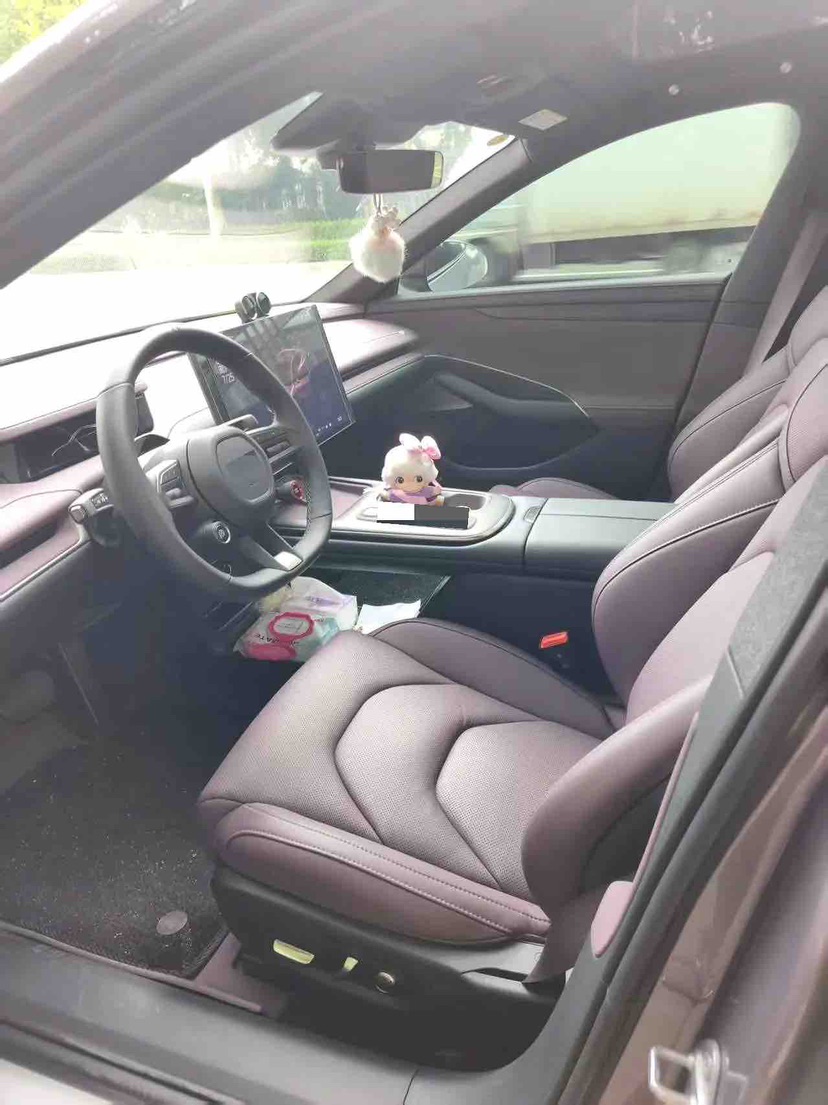 MI SU7 2025 car image #3