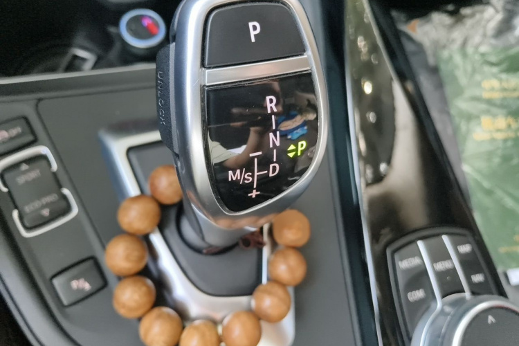 BMW 3 Series 2018 #18 BMW 3 Series 2018 imagen de coche #18