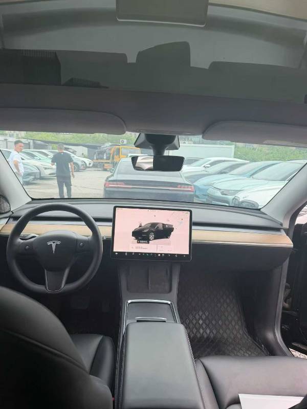 Tesla Model Y 2022 #5 Tesla Model Y 2022 car image #5