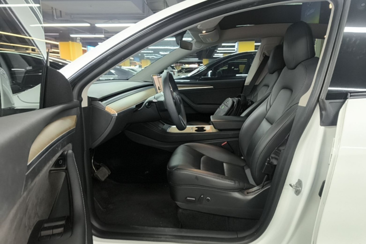 Tesla Model Y 2021 #10 Tesla Model Y 2021 car image #10
