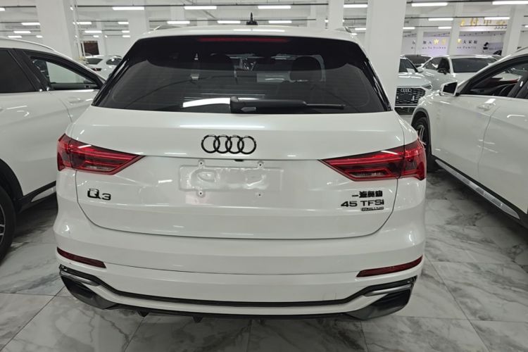 Audi Q3 2023 car image #6