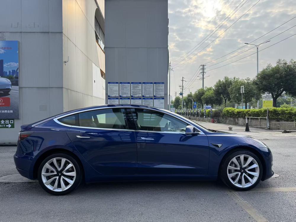 Tesla Model 3 2020 car image #8