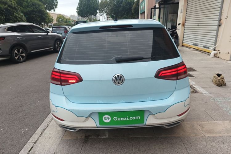 Volkswagen Golf 2020 car image #6