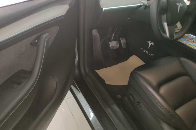 Tesla Model Y 2024 #16 Tesla Model Y 2024 immagine di auto #16