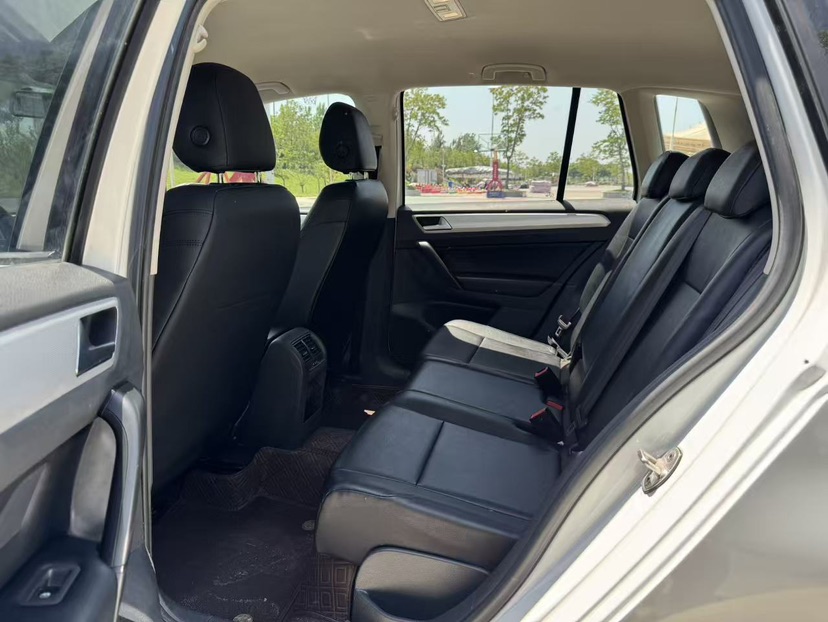 Volkswagen Golf Sportsvan 2019 #5 Volkswagen Golf Sportsvan 2019 car image #5