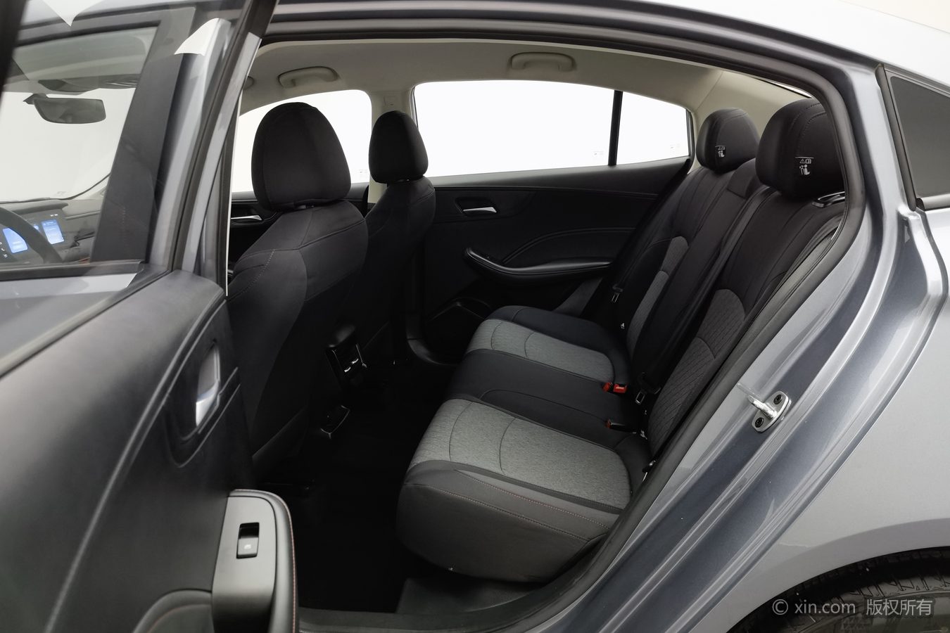 Roewe i5 2024 #16 Roewe i5 2024 صورة سيارة #16