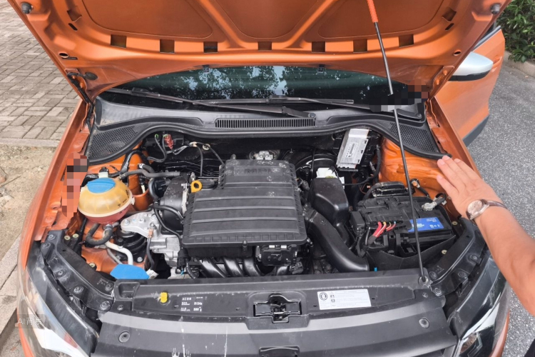 Volkswagen Polo 2015 car image #22