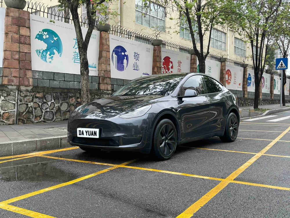 Tesla Model Y 2024 Tesla Model Y 2024 car image