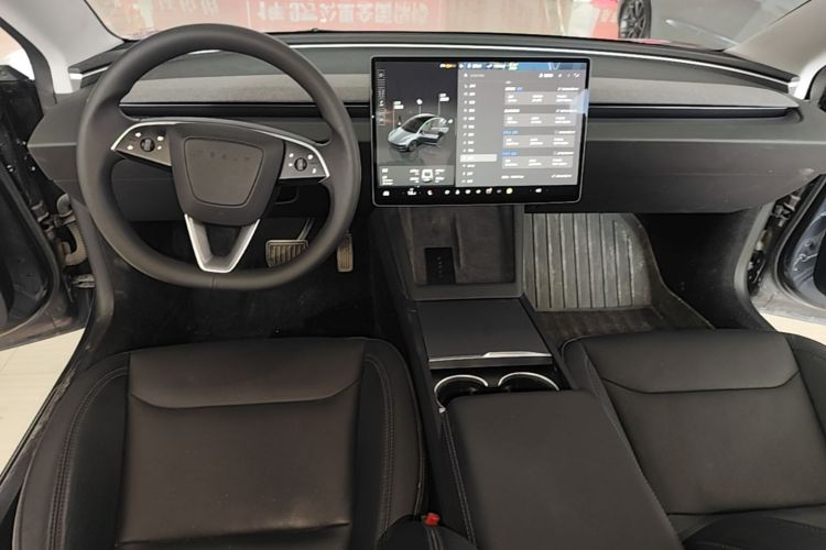 Tesla Model 3 2024 car image #13