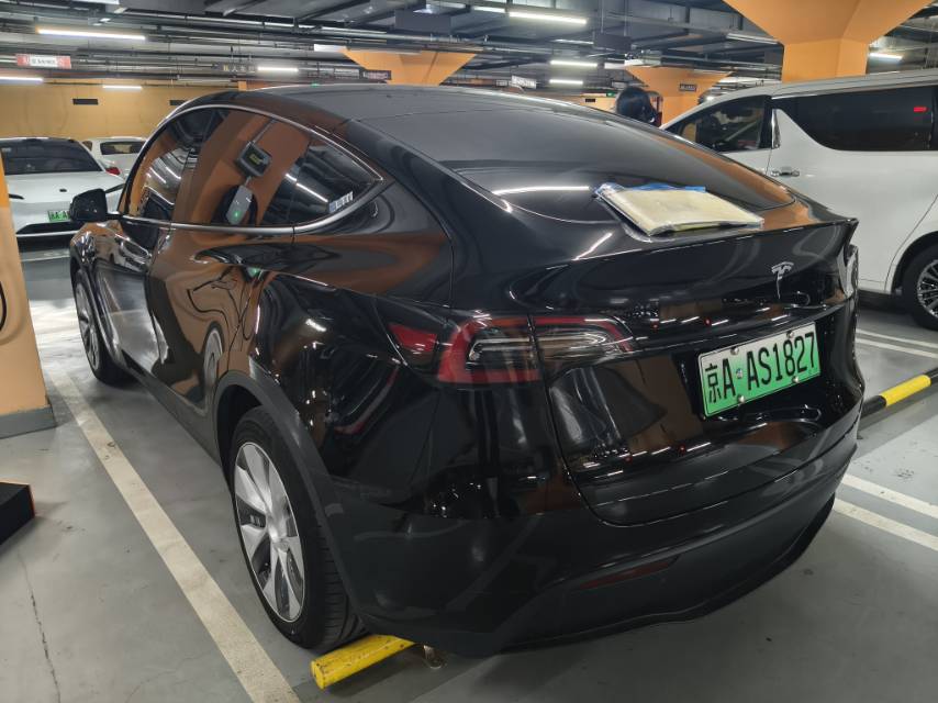 Tesla Model Y 2021 #4 Tesla Model Y 2021 صورة سيارة #4