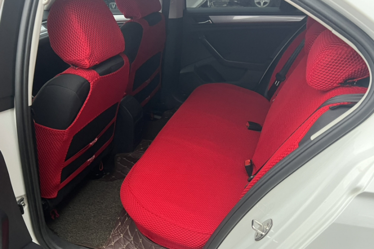 Volkswagen Bora 2016 car image #13